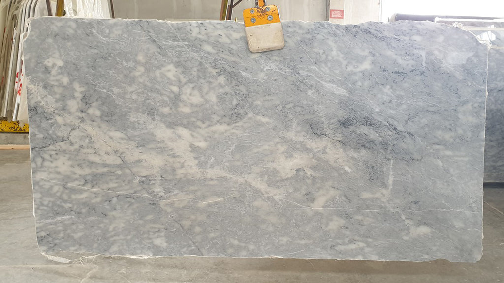 Gray marble with mixed veining slab